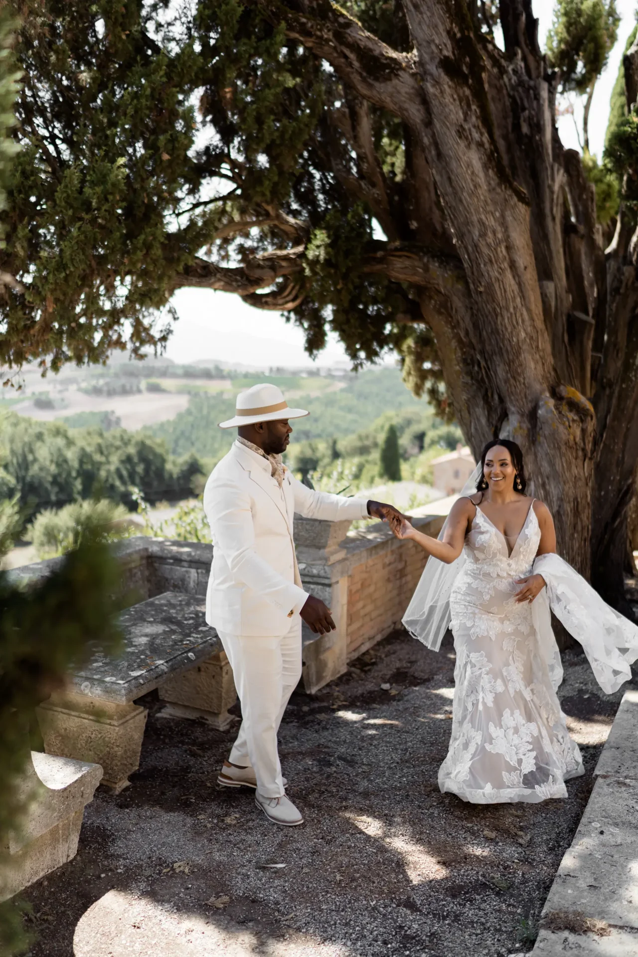 Intimate elopement in Tuscany countryside