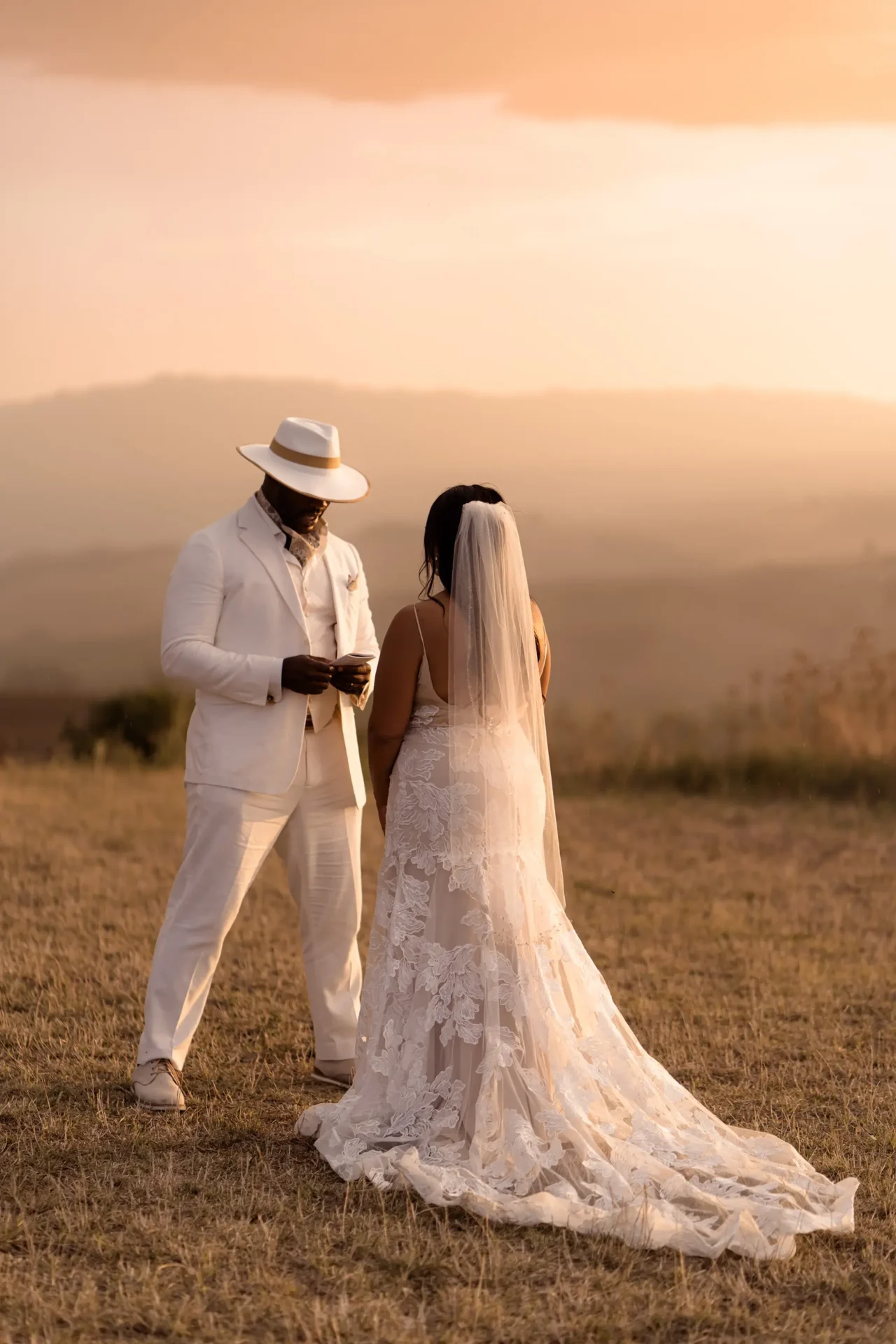 Intimate elopement in Tuscany countryside