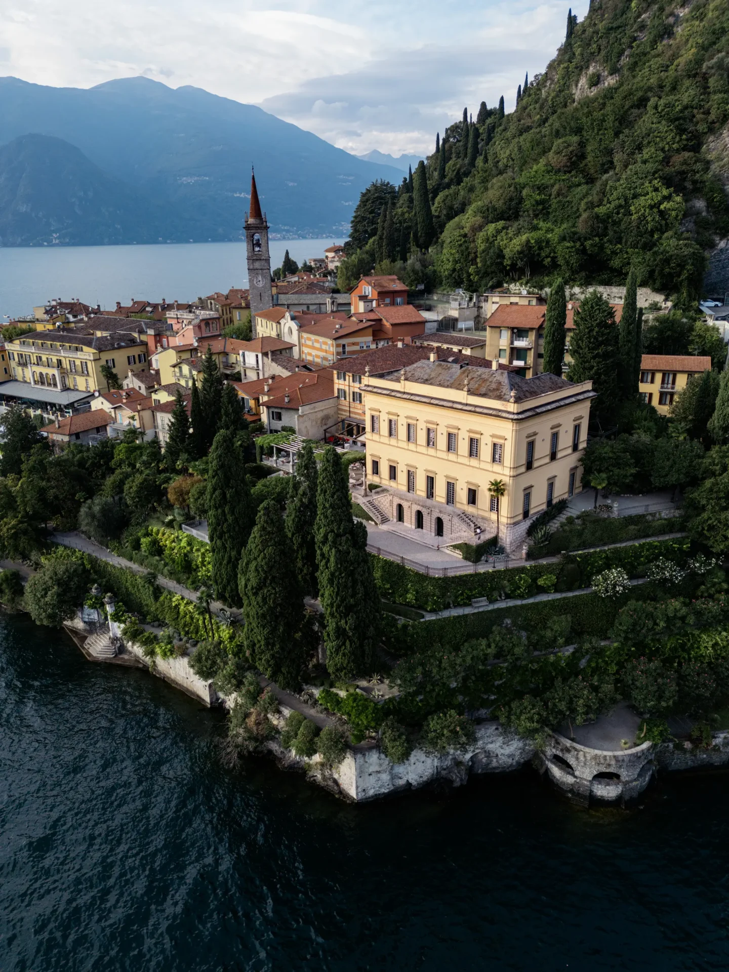 Hotel Villa Cipressi wedding ceremony on Lake Como